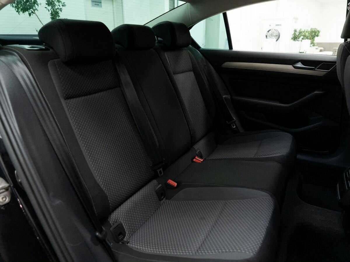 Volkswagen Passat с пробегом — 2017 год. Фото: #7