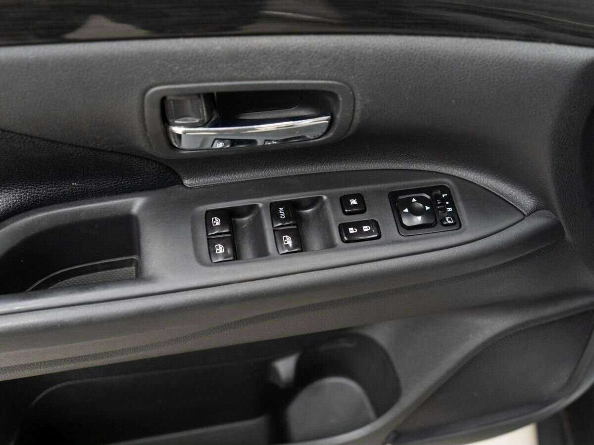Mitsubishi Outlander с пробегом — 2017 год. Фото: #13