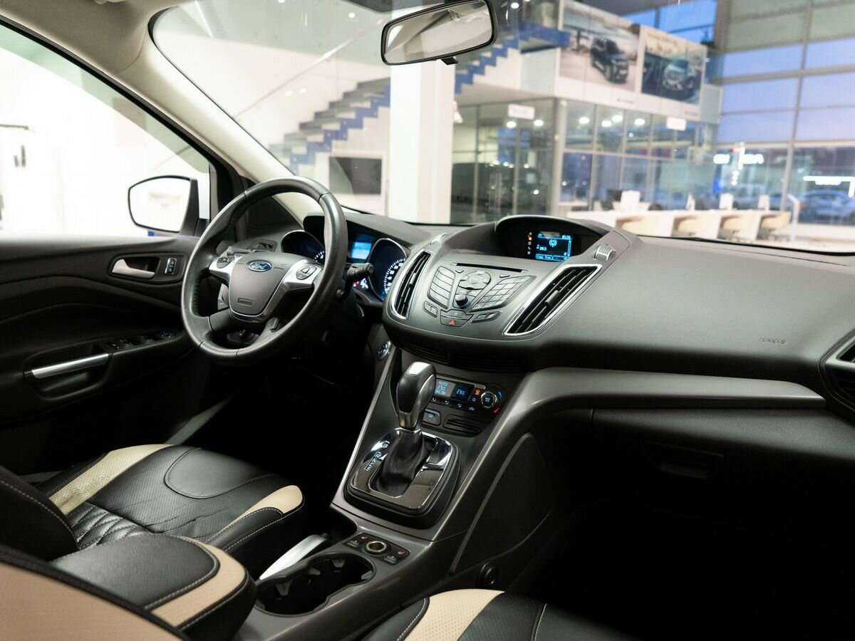 Ford Kuga с пробегом — 2015 год. Фото: #13