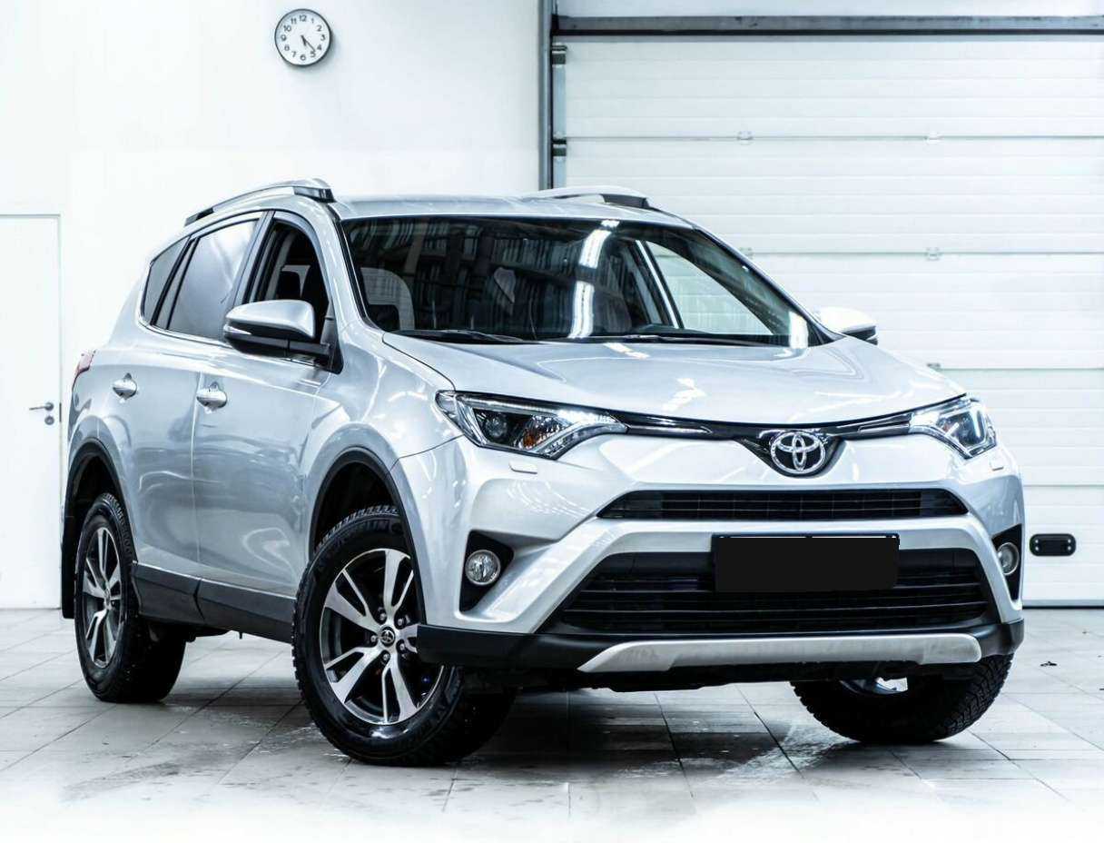 Toyota RAV4 с пробегом — 2016 год. Фото: #1