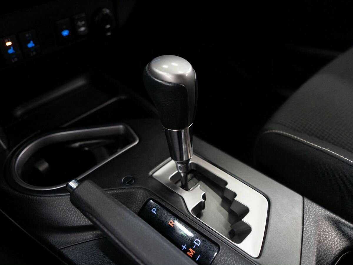 Toyota RAV4 с пробегом — 2016 год. Фото: #12