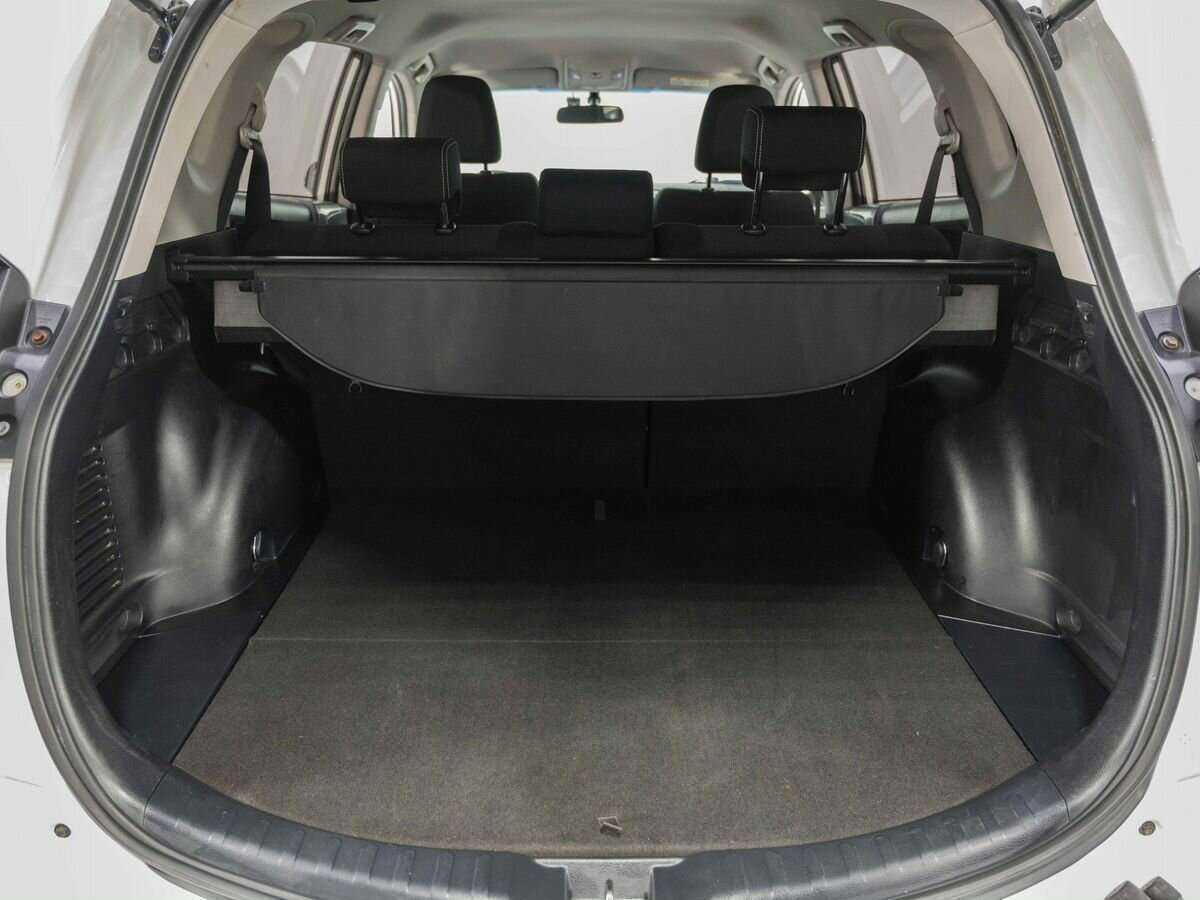 Toyota RAV4 с пробегом — 2017 год. Фото: #26