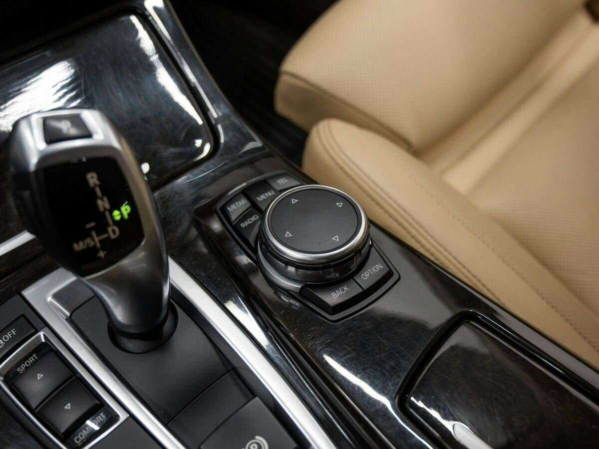 BMW 5 серии с пробегом — 2015 год. Фото: #21