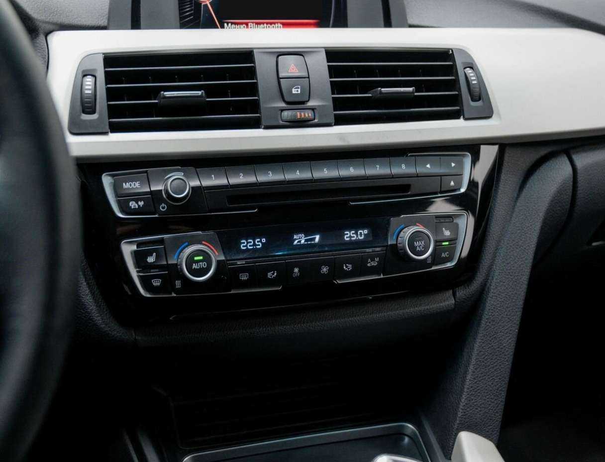 BMW 3 серии с пробегом — 2016 год. Фото: #18