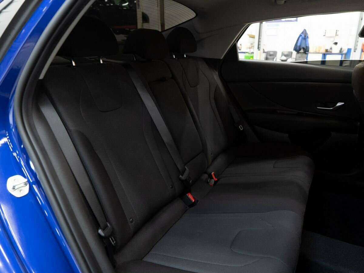 Hyundai Elantra с пробегом — 2021 год. Фото: #8