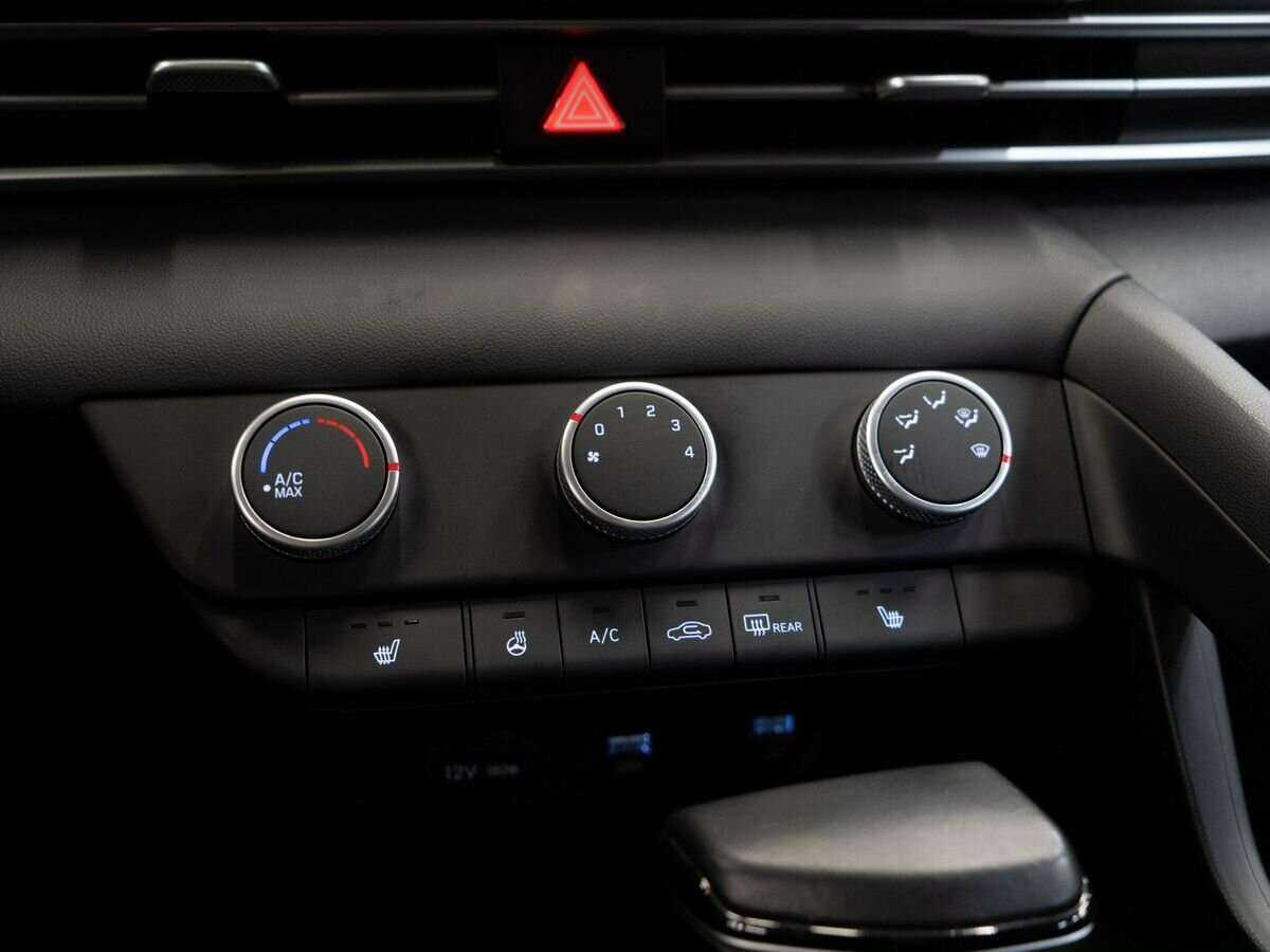 Hyundai Elantra с пробегом — 2021 год. Фото: #10