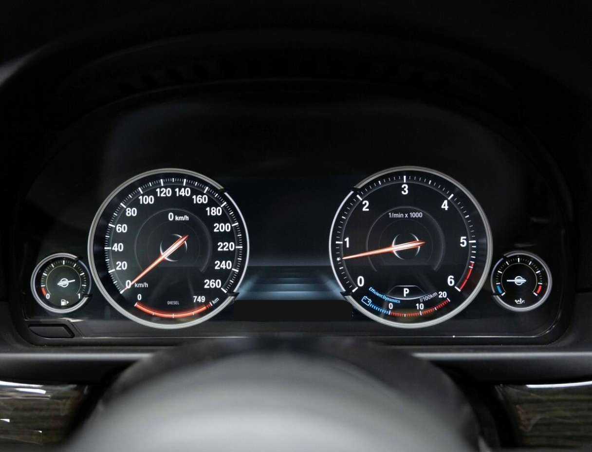 BMW 5 серии с пробегом — 2016 год. Фото: #17