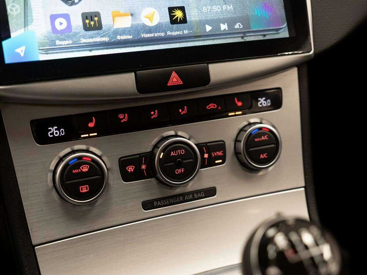 Volkswagen Passat CC с пробегом — 2012 год. Фото: #10