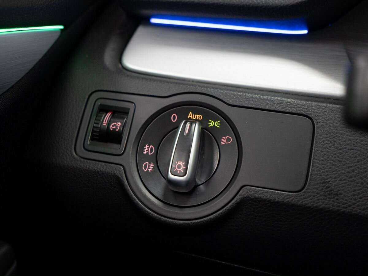 Volkswagen Passat CC с пробегом — 2012 год. Фото: #15