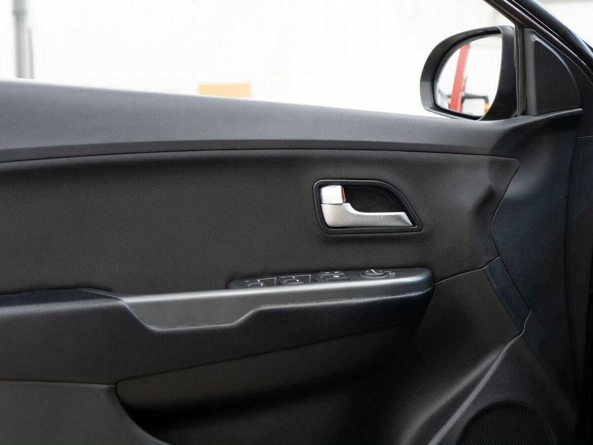 Kia Rio с пробегом — 2015 год. Фото: #14