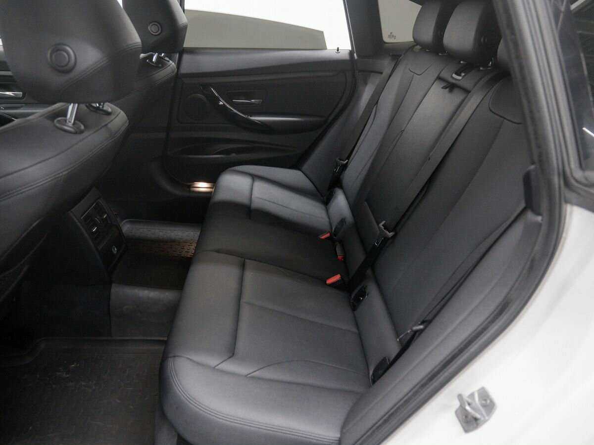 BMW 3 серии с пробегом — 2017 год. Фото: #15