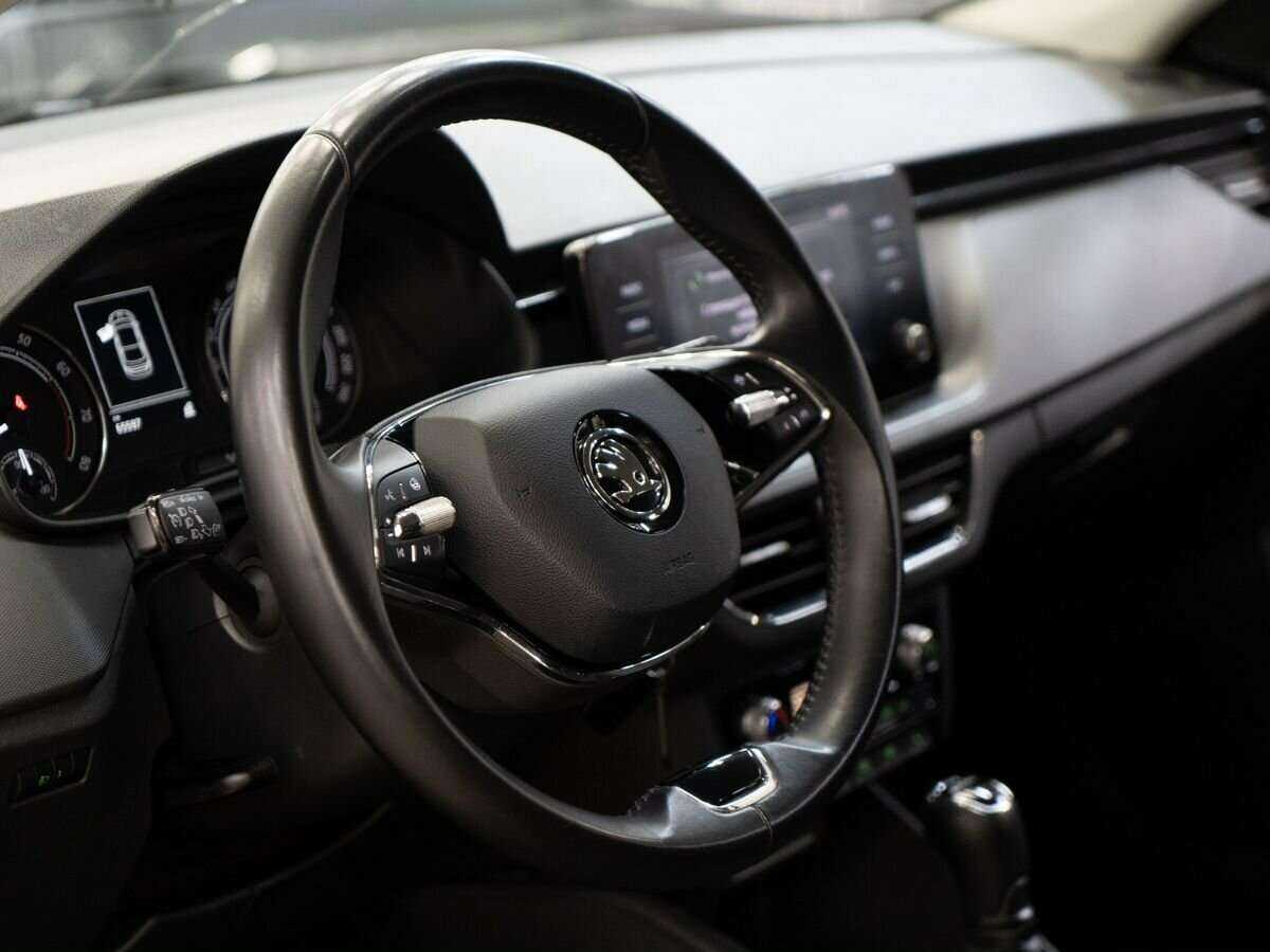 Skoda Rapid с пробегом — 2021 год. Фото: #4