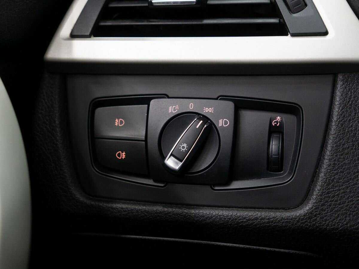 BMW 3 серии с пробегом — 2015 год. Фото: #15