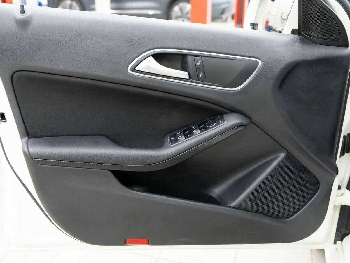 Mercedes-Benz A-Класс с пробегом — 2016 год. Фото: #13