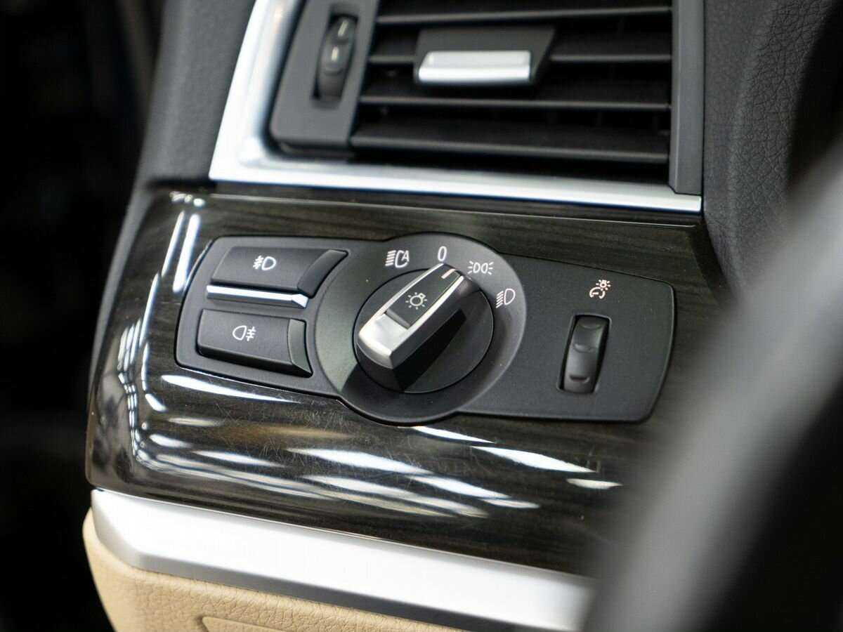 BMW 5 серии с пробегом — 2014 год. Фото: #17