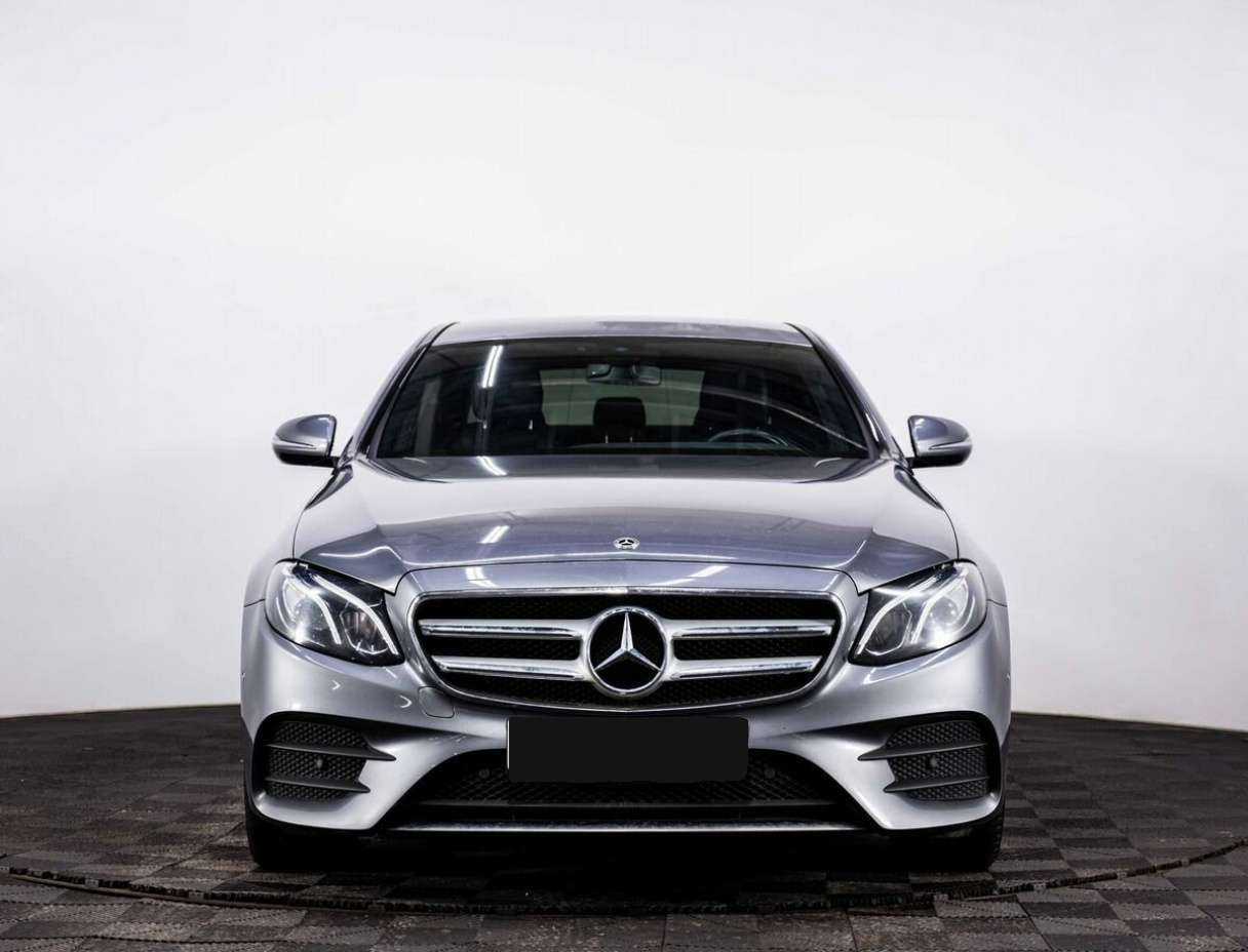 Mercedes-Benz E-Класс с пробегом — 2018 год. Фото: #1