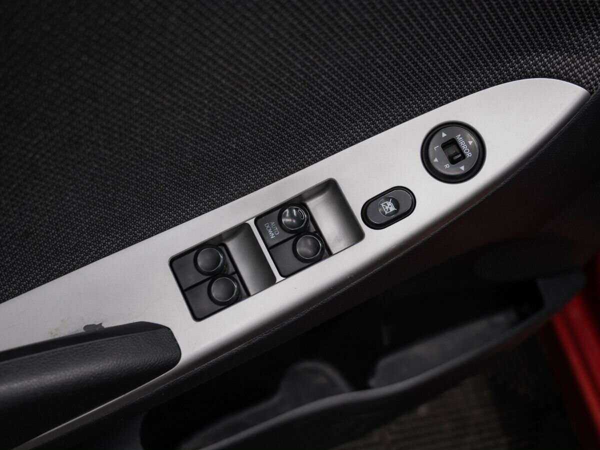 Hyundai Solaris с пробегом — 2012 год. Фото: #13