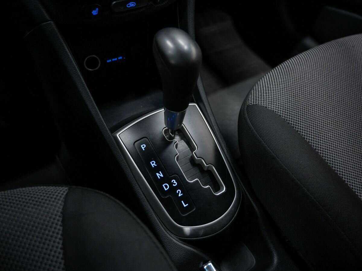 Hyundai Solaris с пробегом — 2012 год. Фото: #17