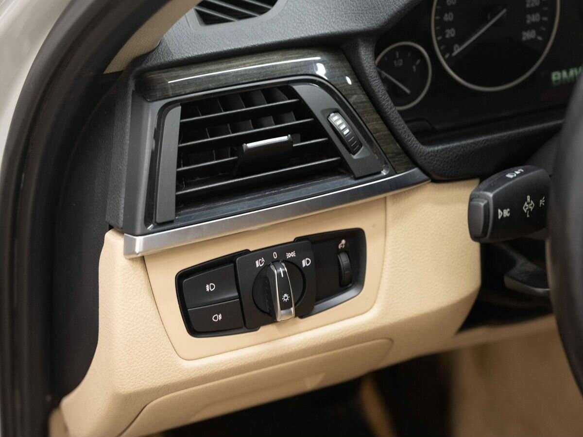 BMW 3 серии с пробегом — 2012 год. Фото: #19