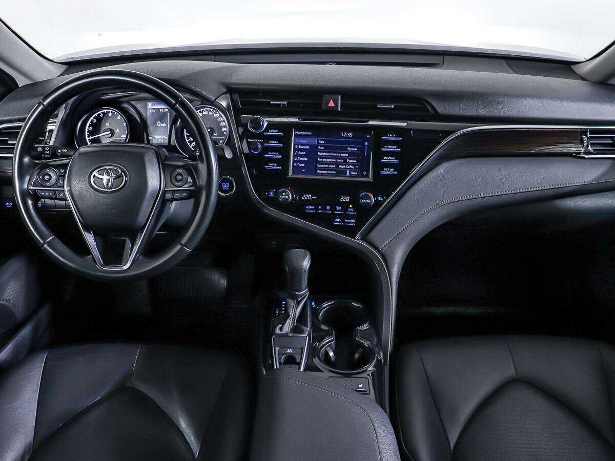 Toyota Camry с пробегом — 2020 год. Фото: #5