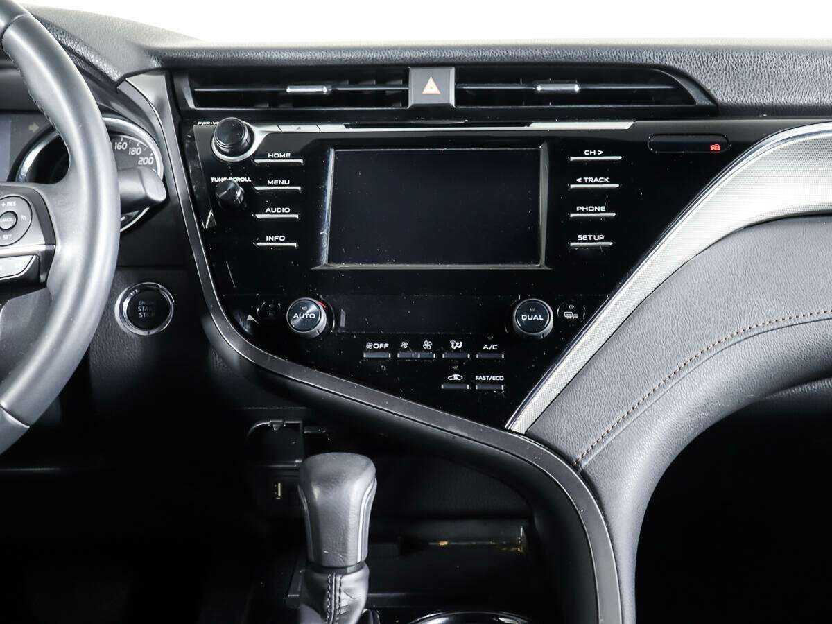 Toyota Camry с пробегом — 2020 год. Фото: #11