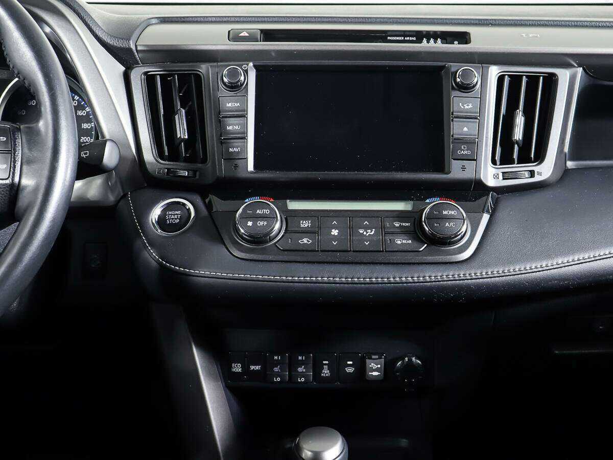 Toyota RAV4 с пробегом — 2018 год. Фото: #11