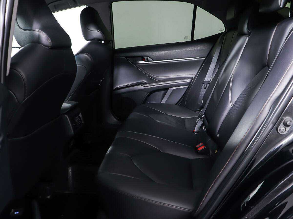 Toyota Camry с пробегом — 2020 год. Фото: #8