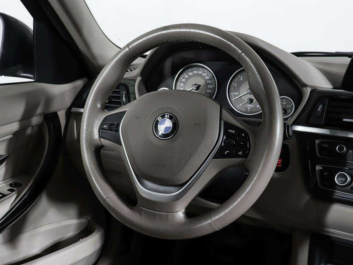 BMW 3 серии с пробегом — 2012 год. Фото: #13