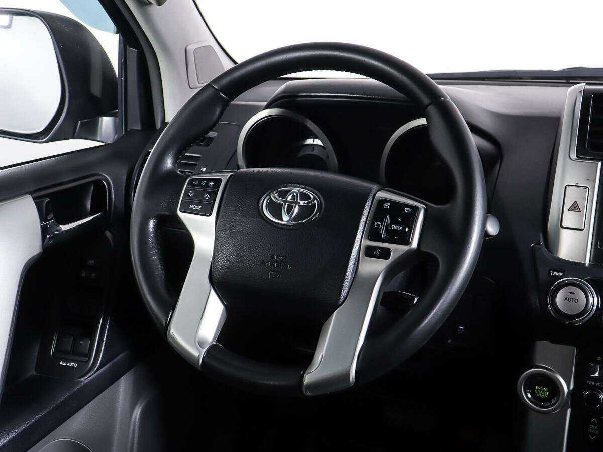 Toyota Land Cruiser Prado с пробегом — 2012 год. Фото: #14