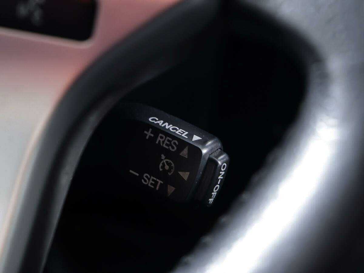 Toyota Land Cruiser Prado с пробегом — 2012 год. Фото: #16