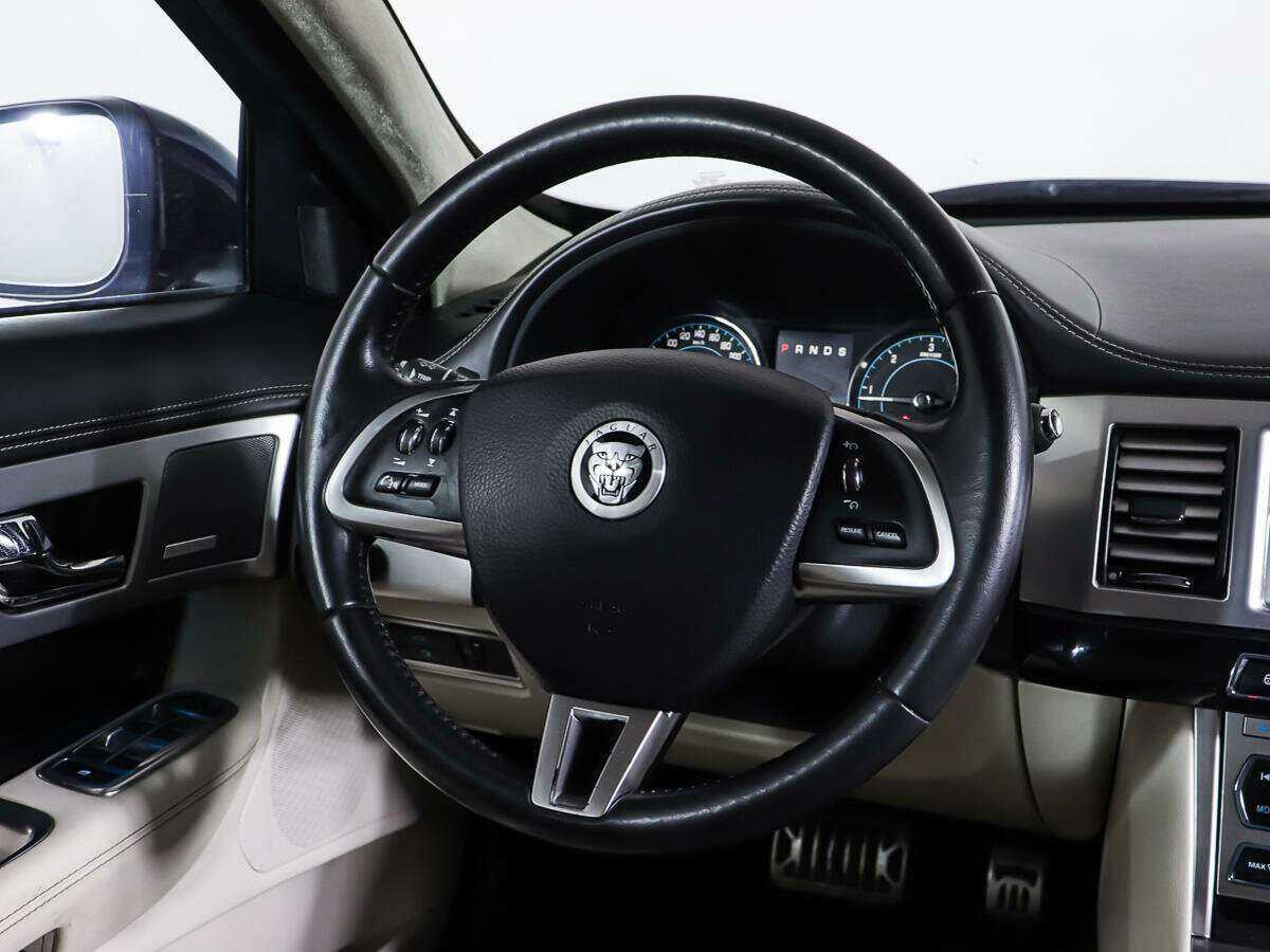 Jaguar XF с пробегом — 2012 год. Фото: #14
