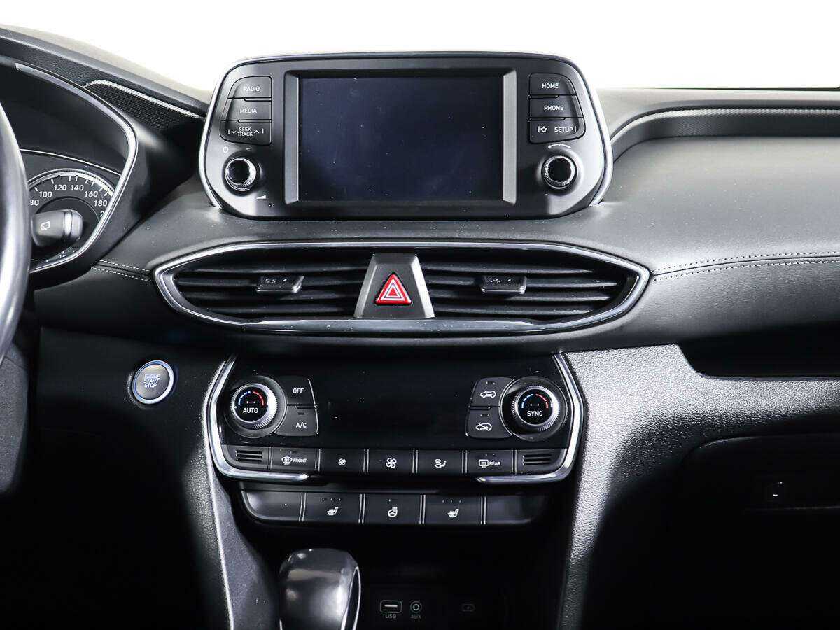 Hyundai Santa Fe с пробегом — 2018 год. Фото: #12