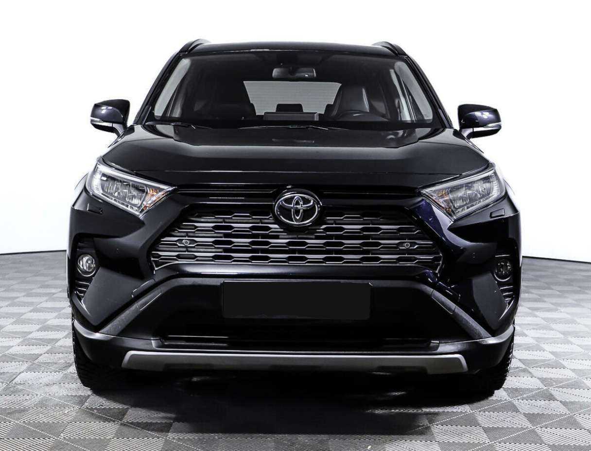 Toyota RAV4 с пробегом — 2019 год. Фото: #1