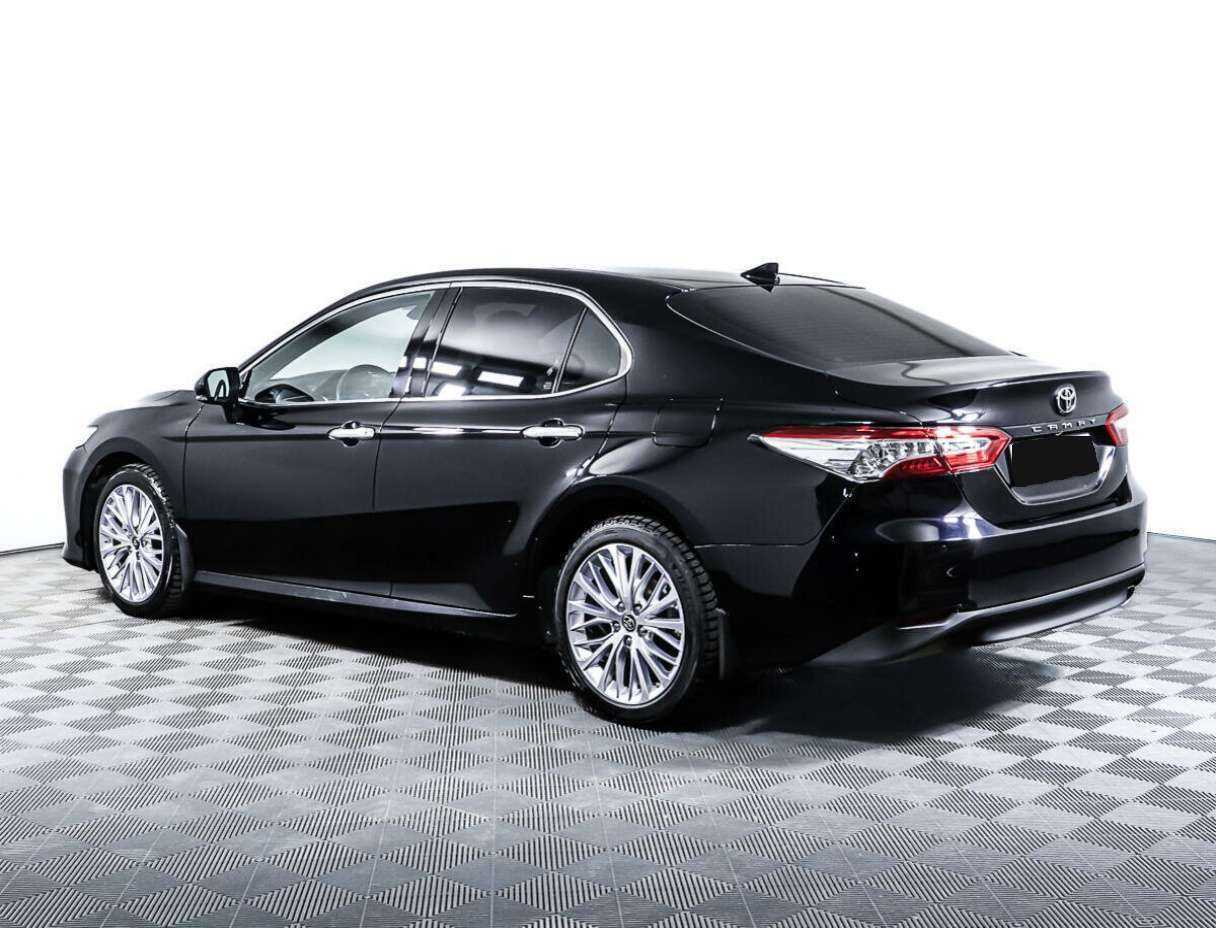 Toyota Camry с пробегом — 2019 год. Фото: #6