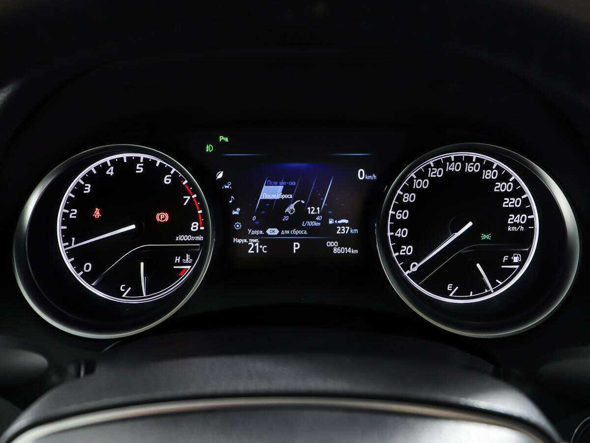 Toyota Camry с пробегом — 2019 год. Фото: #13