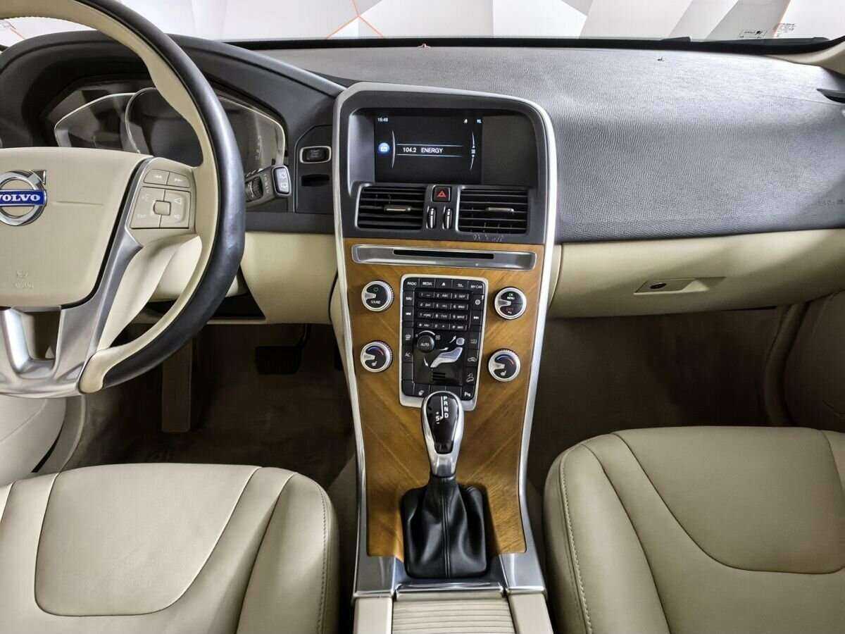 Volvo XC60 с пробегом — 2015 год. Фото: #11