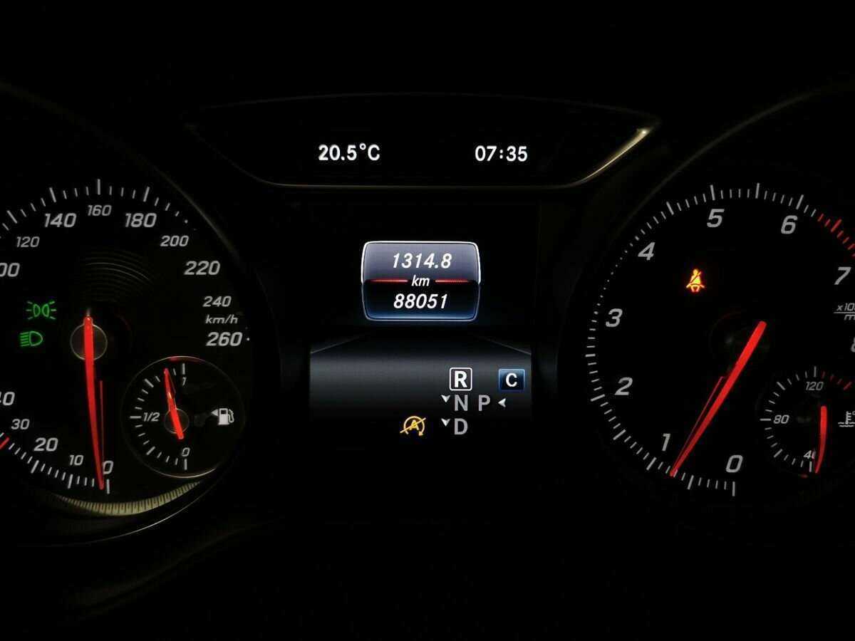 Mercedes-Benz CLA с пробегом — 2017 год. Фото: #15