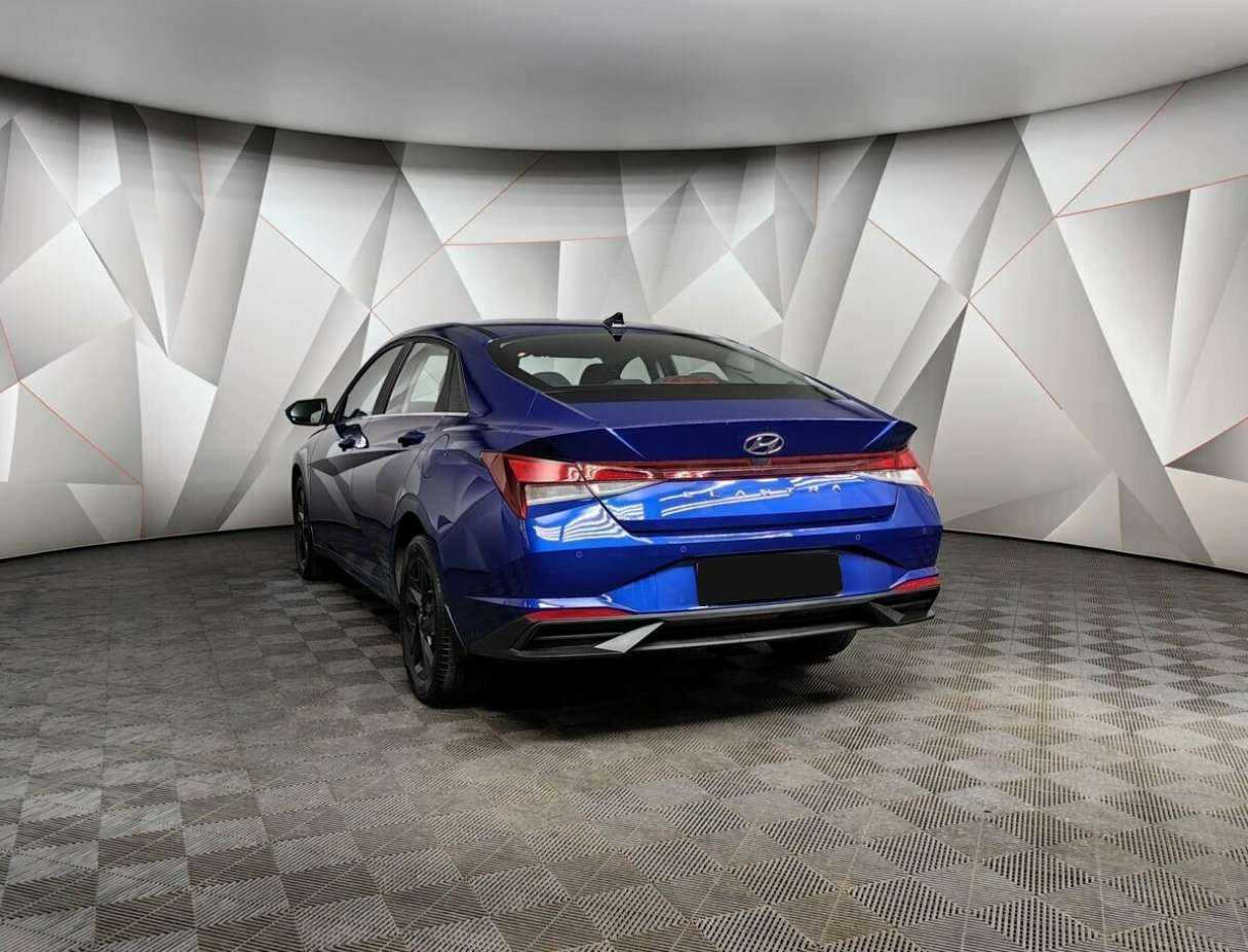Hyundai Elantra с пробегом — 2022 год. Фото: #3