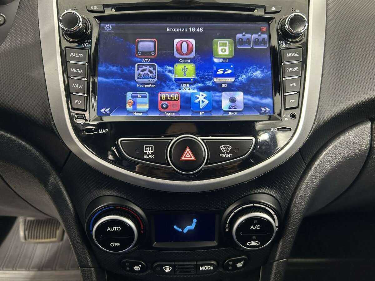 Hyundai Solaris с пробегом — 2015 год. Фото: #11