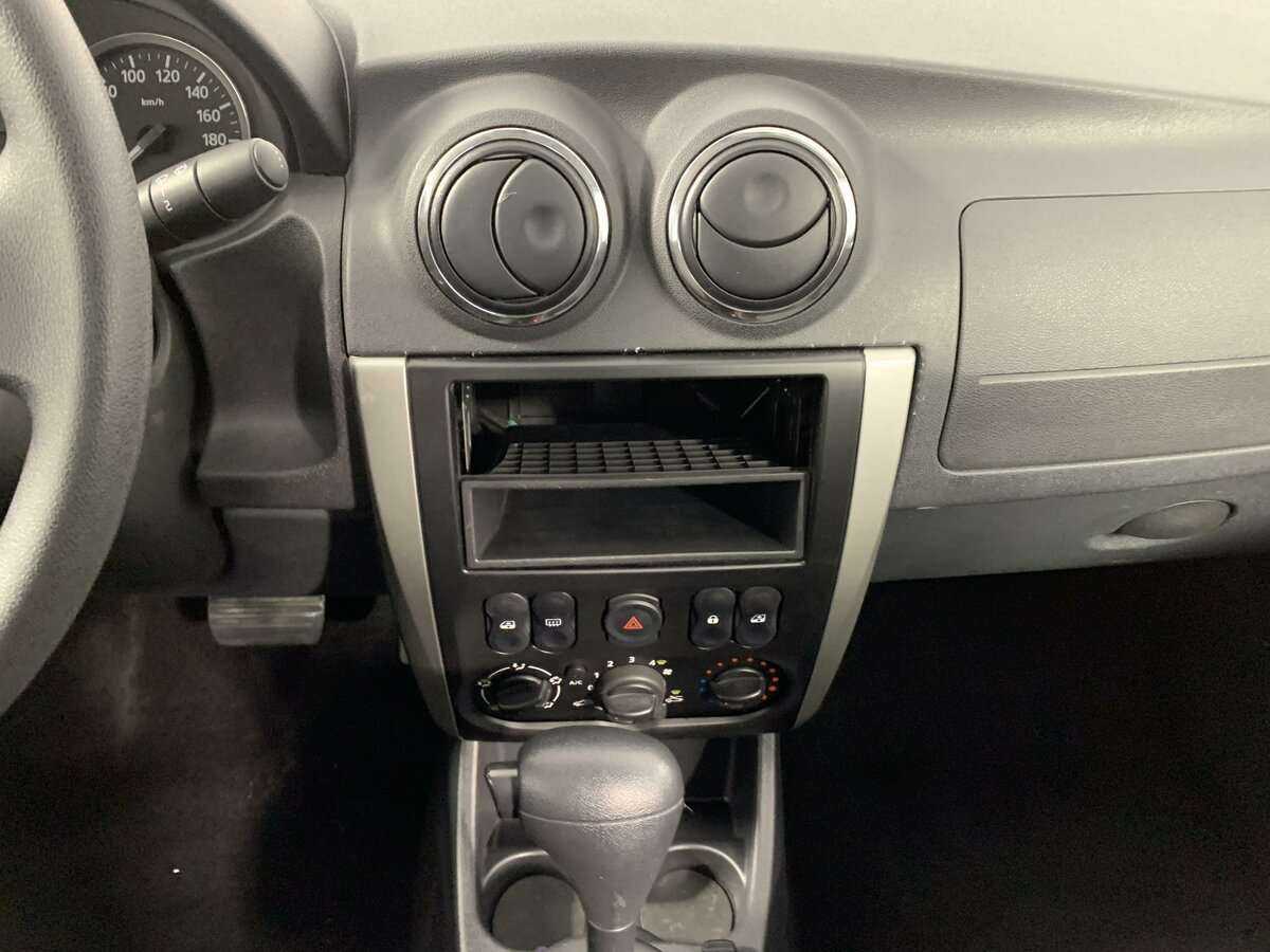 Nissan Almera с пробегом — 2018 год. Фото: #11