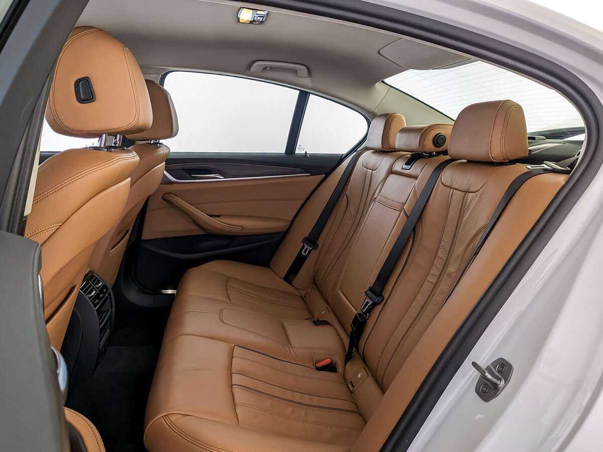 BMW 5 серии с пробегом — 2017 год. Фото: #11