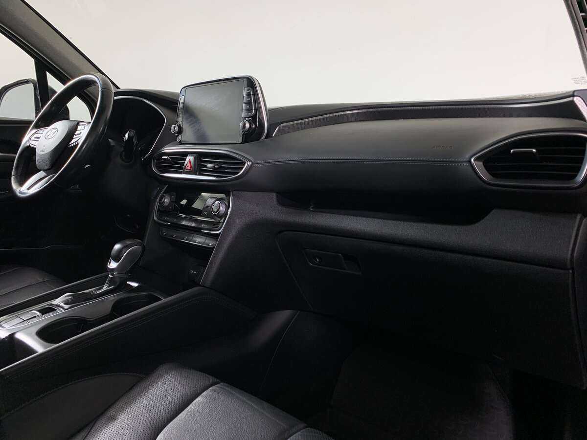 Hyundai Santa Fe с пробегом — 2019 год. Фото: #10