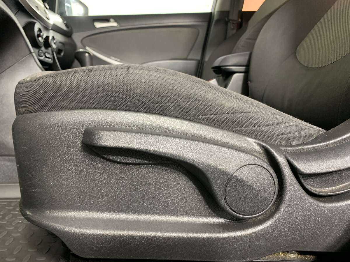 Hyundai Solaris с пробегом — 2013 год. Фото: #13