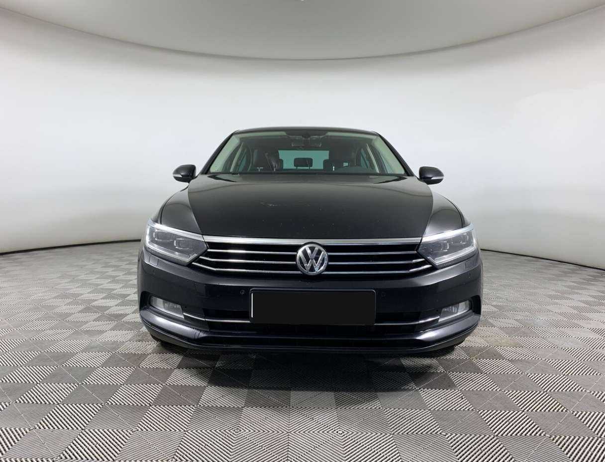 Volkswagen Passat с пробегом — 2019 год. Фото: #1