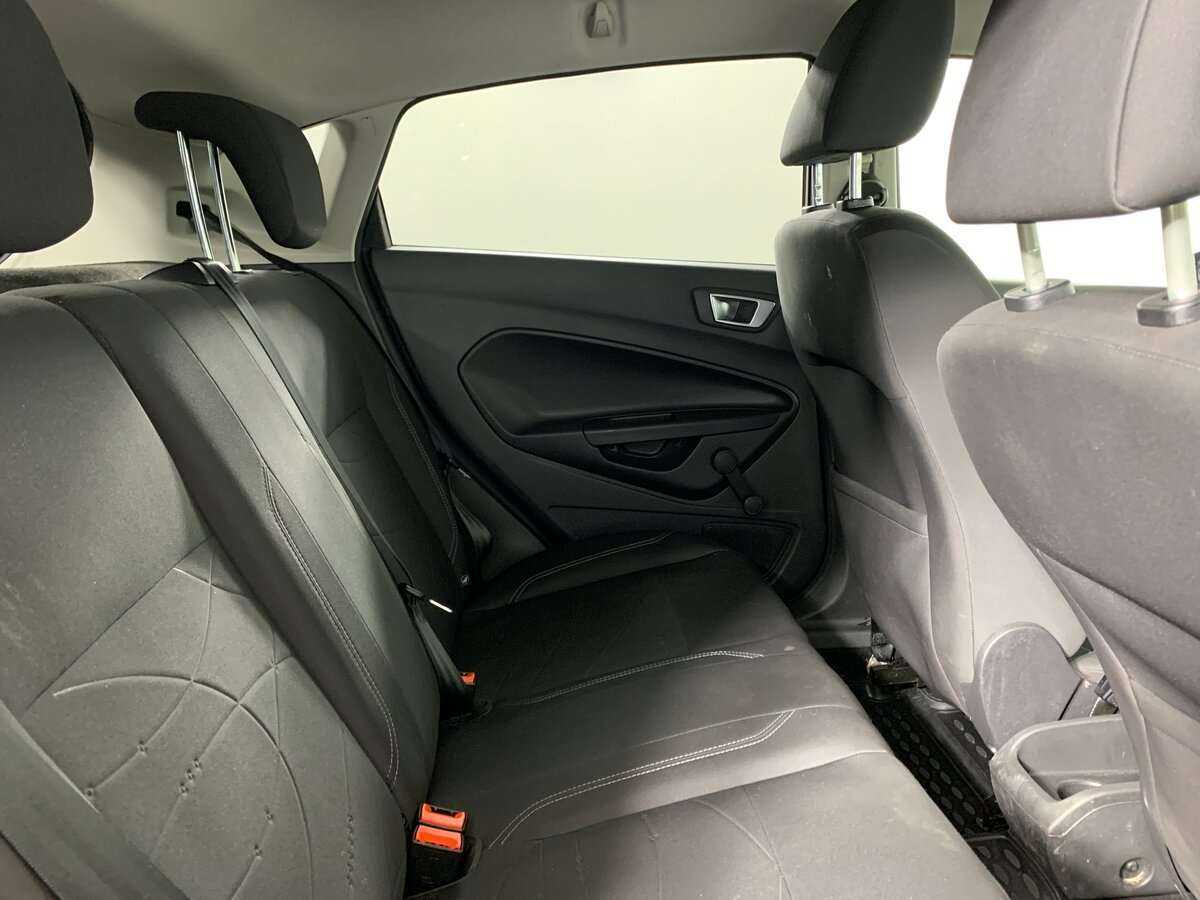 Ford Fiesta с пробегом — 2016 год. Фото: #17