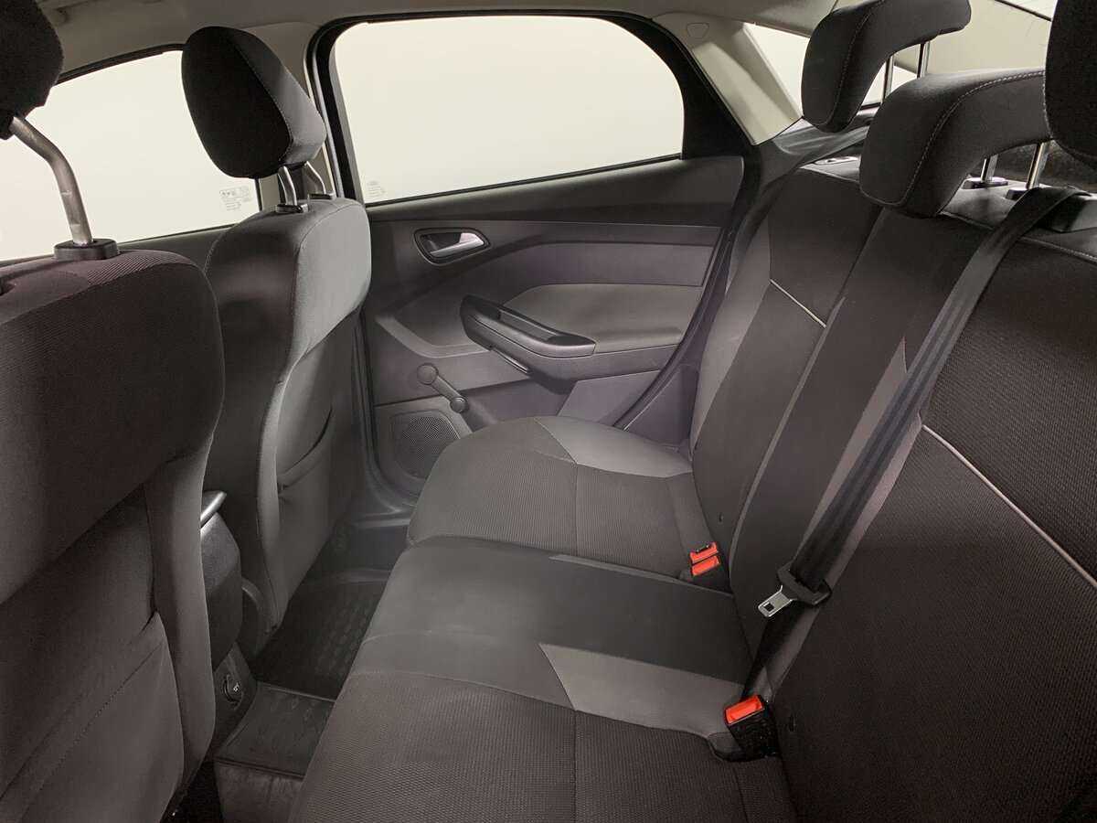 Ford Focus с пробегом — 2015 год. Фото: #15