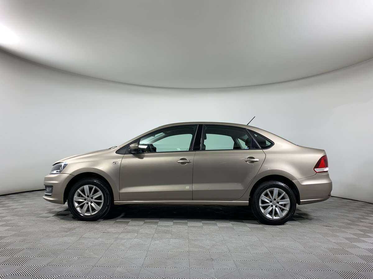 Volkswagen Polo с пробегом — 2015 год. Фото: #7