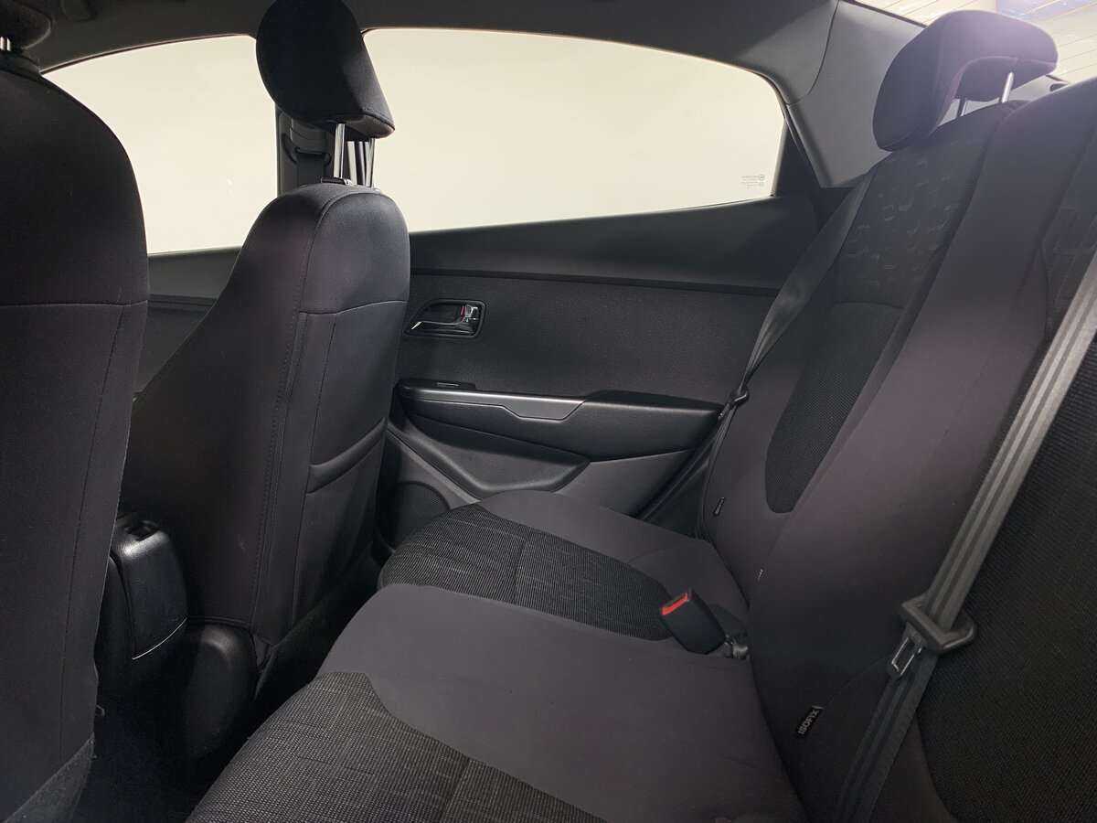 Kia Rio с пробегом — 2012 год. Фото: #18