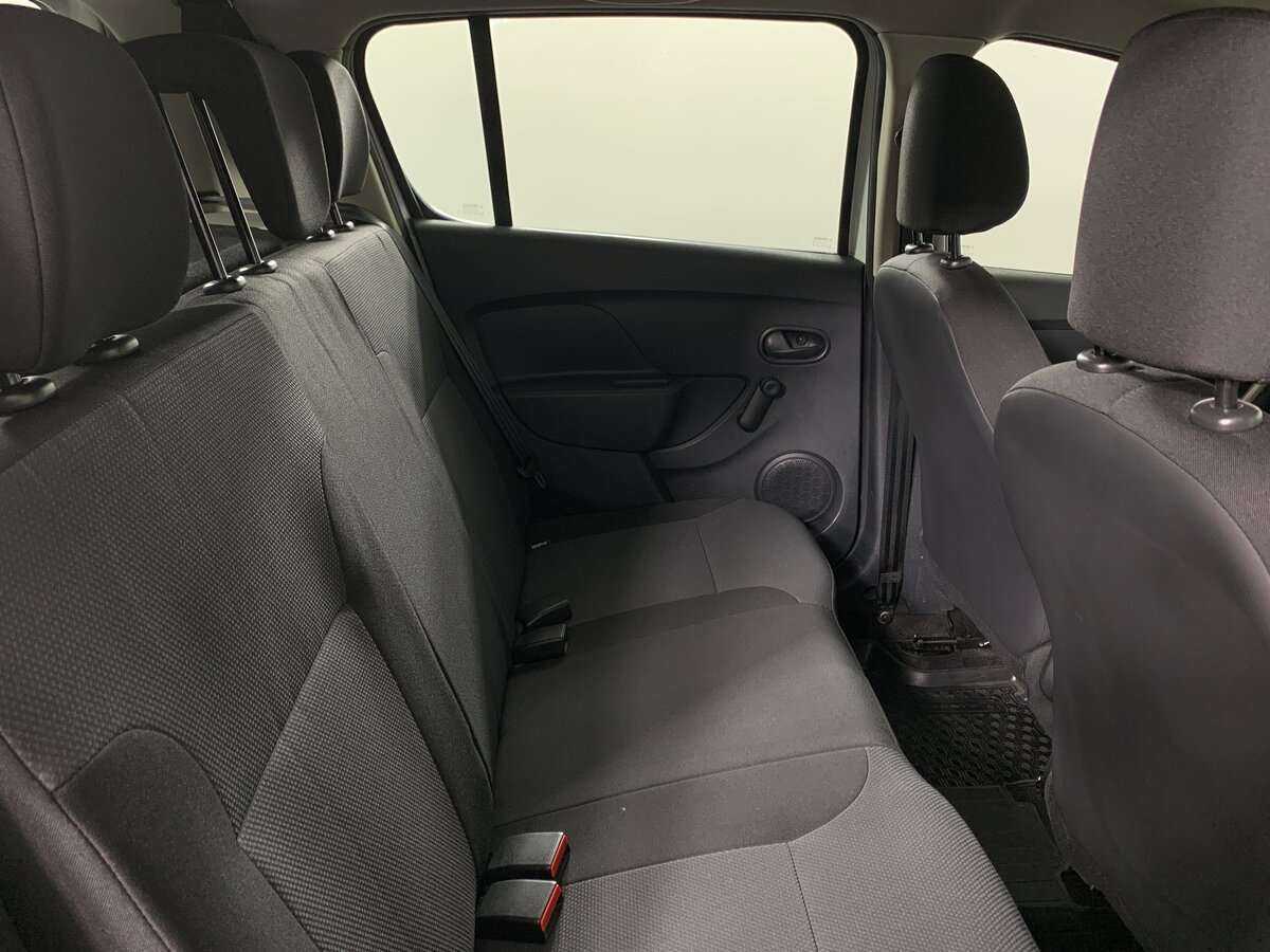 Renault Sandero с пробегом — 2017 год. Фото: #14