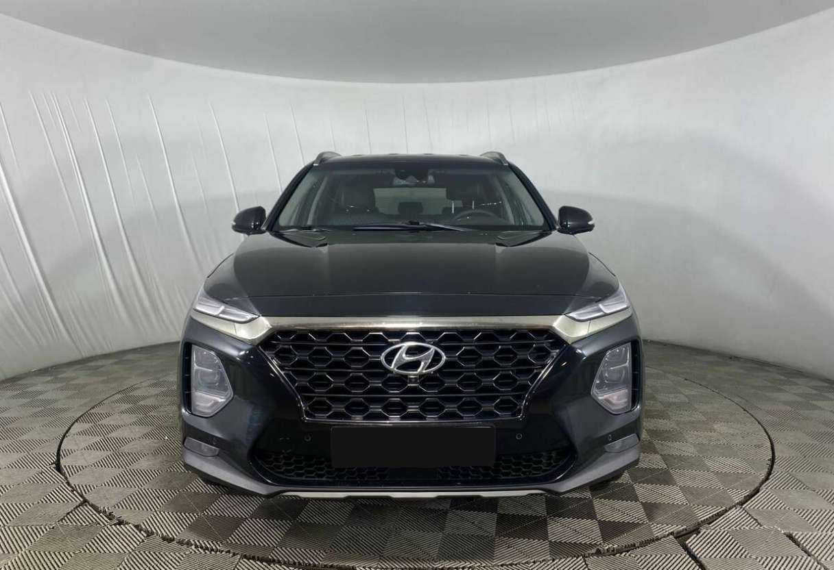 Hyundai Santa Fe с пробегом — 2018 год. Фото: #1